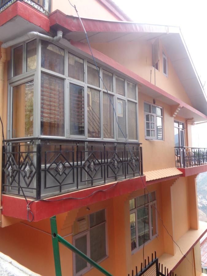 Deluxe Homestay Apartments With Kitchen In Shimla Exterior foto